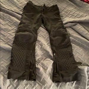 Motorcycle riding pants